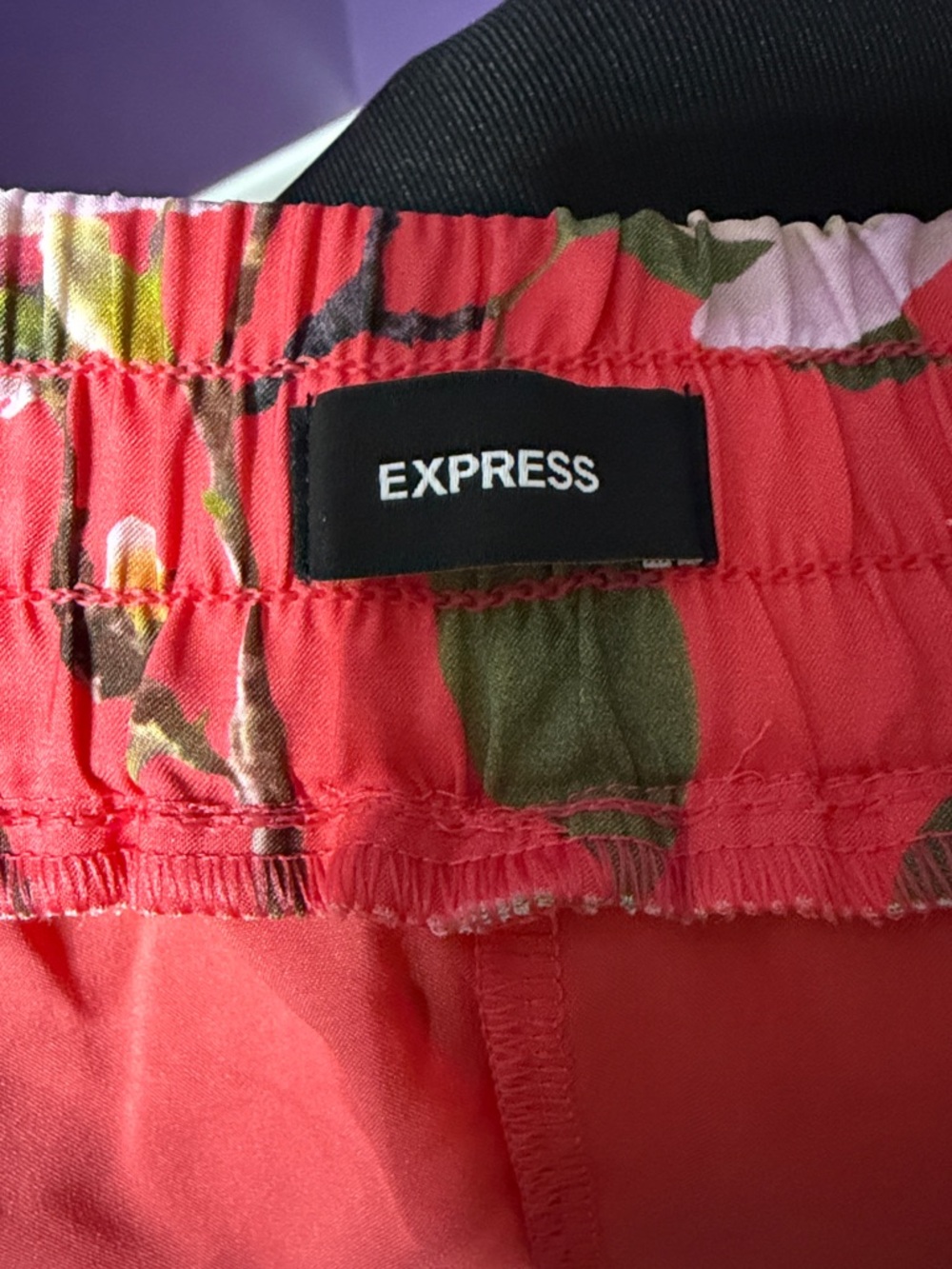 Women’s Express Flowy Wide Leg Floral Pants - Picture 3 of 4